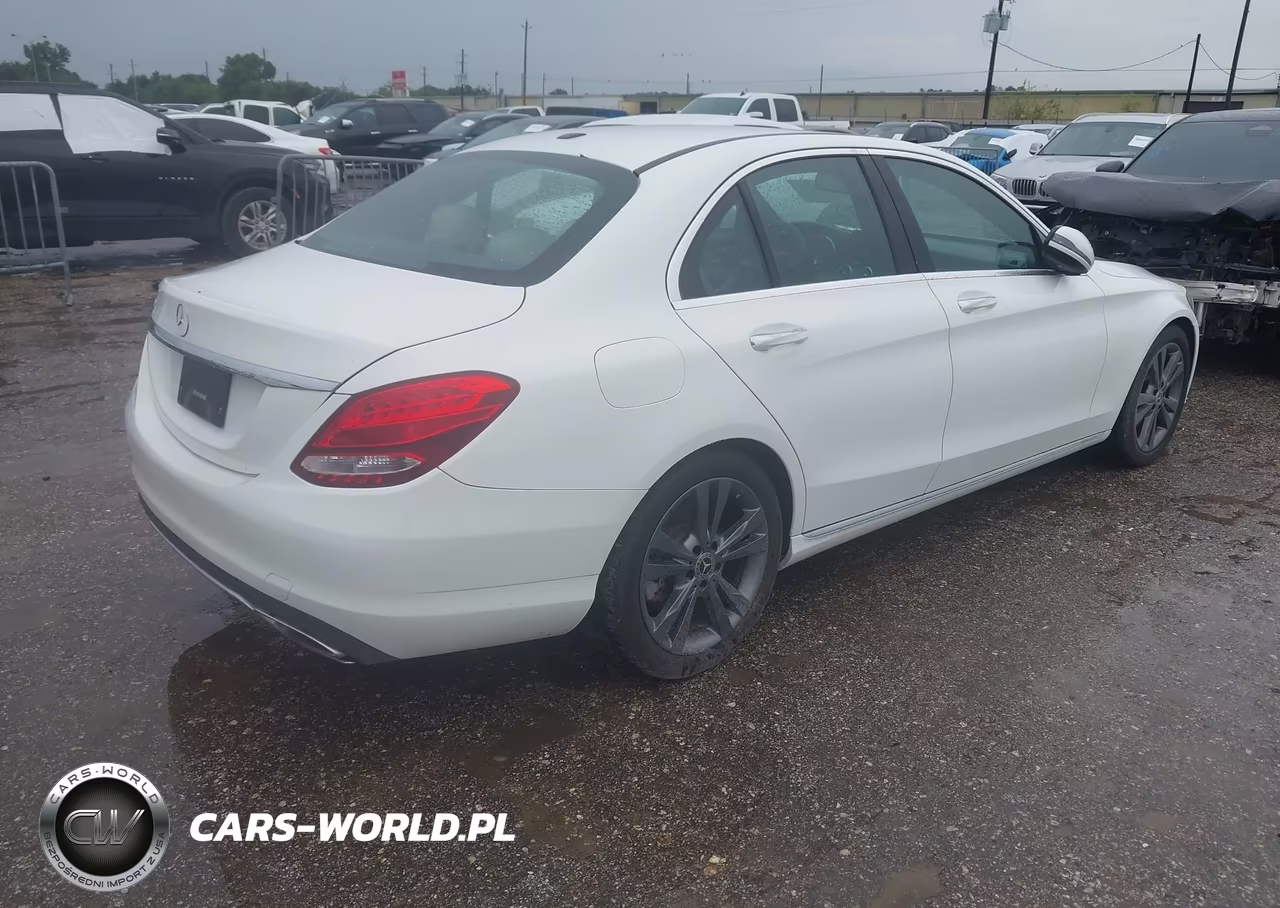 2018 Mercedes-Benz C 300 VIN:55SWF4JB3JU240306 - 4