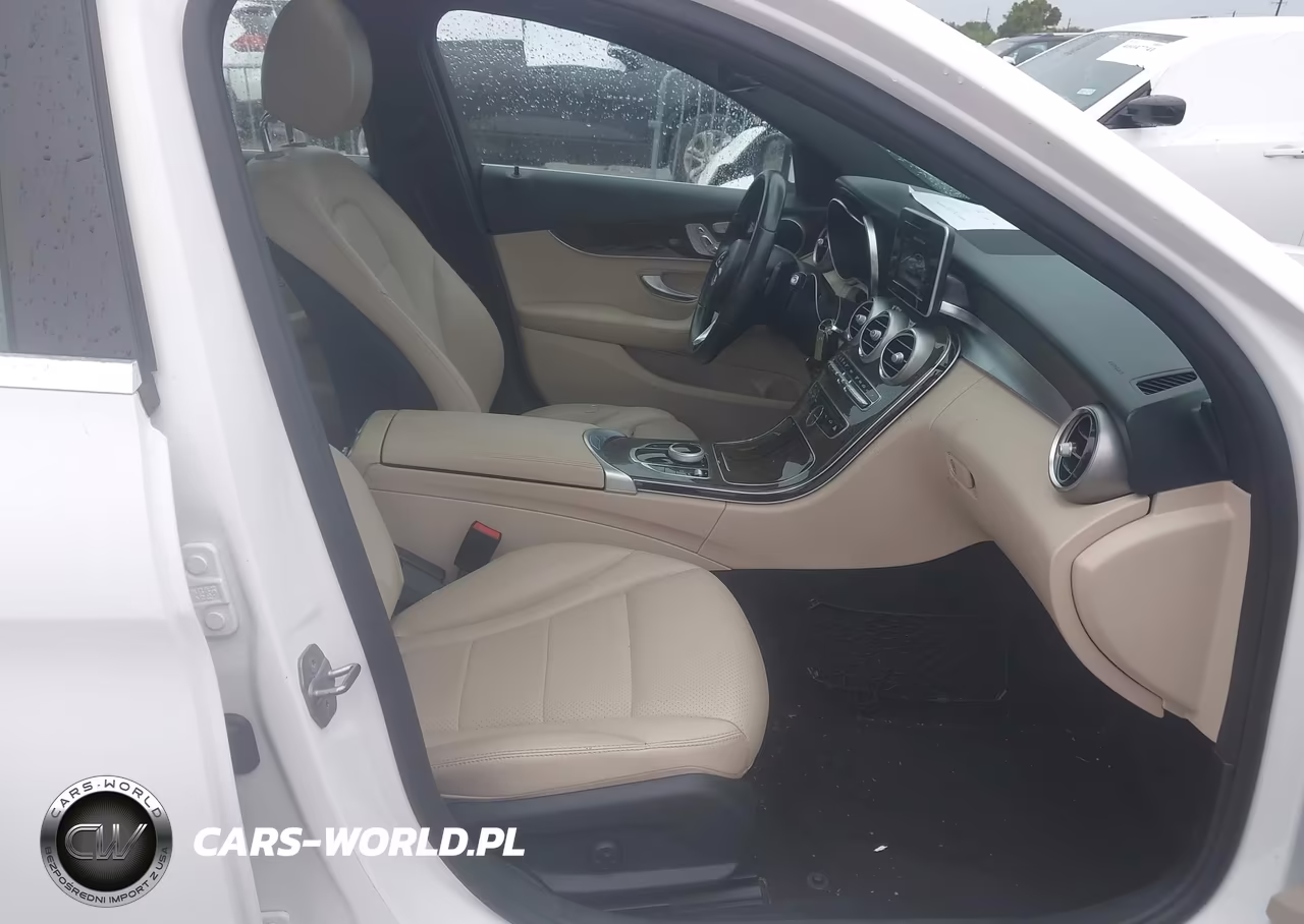 2018 Mercedes-Benz C 300 VIN:55SWF4JB3JU240306 - 5