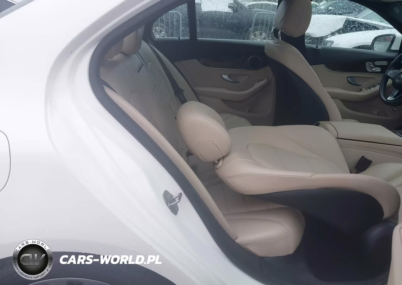 2018 Mercedes-Benz C 300 VIN:55SWF4JB3JU240306 - 8