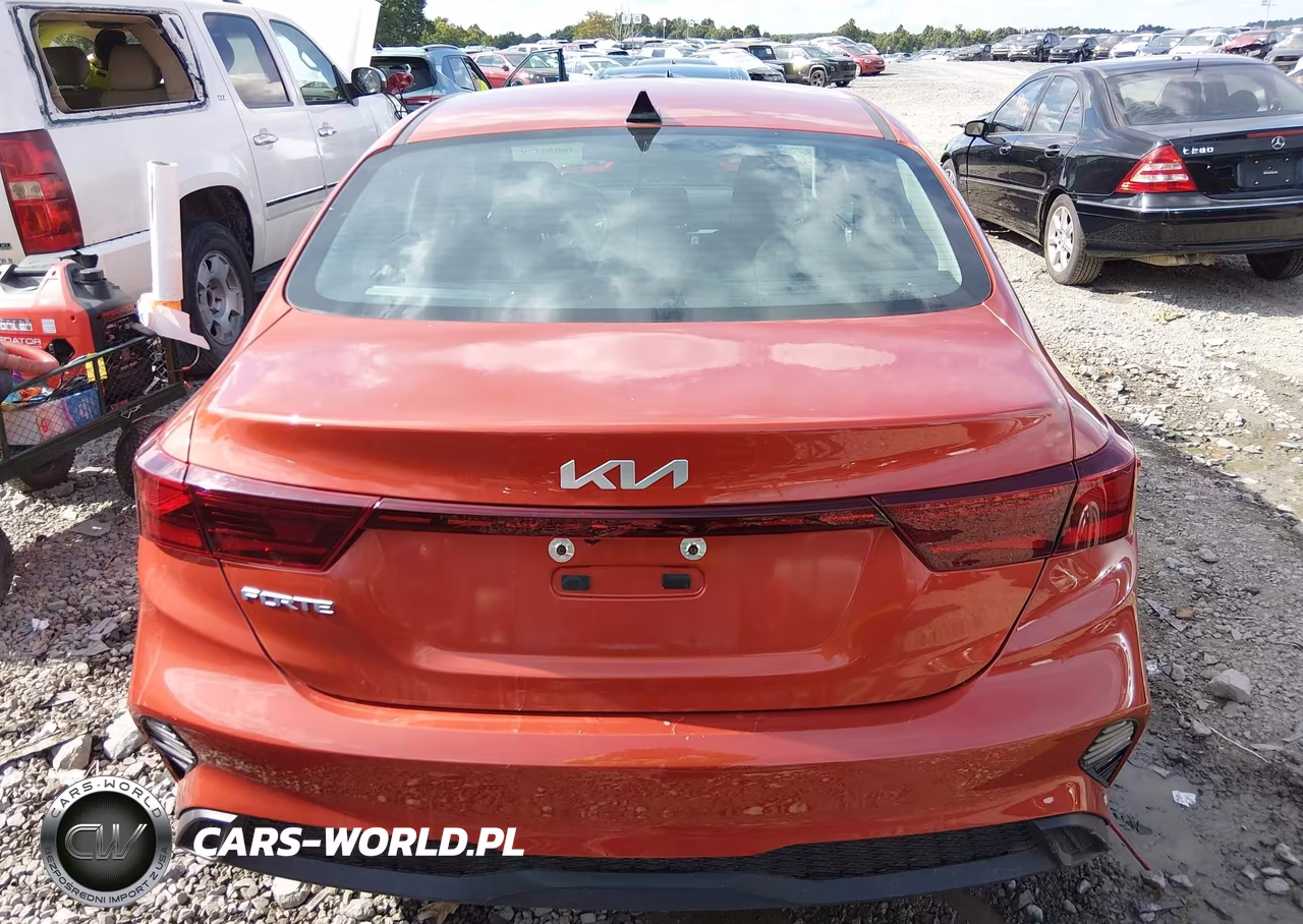 2023 Kia Forte Lxs VIN:3KPF24AD9PE594084 - 16