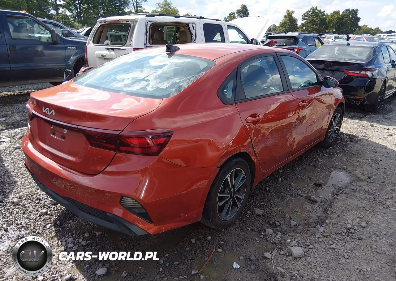 2023 Kia Forte Lxs VIN:3KPF24AD9PE594084 - 4