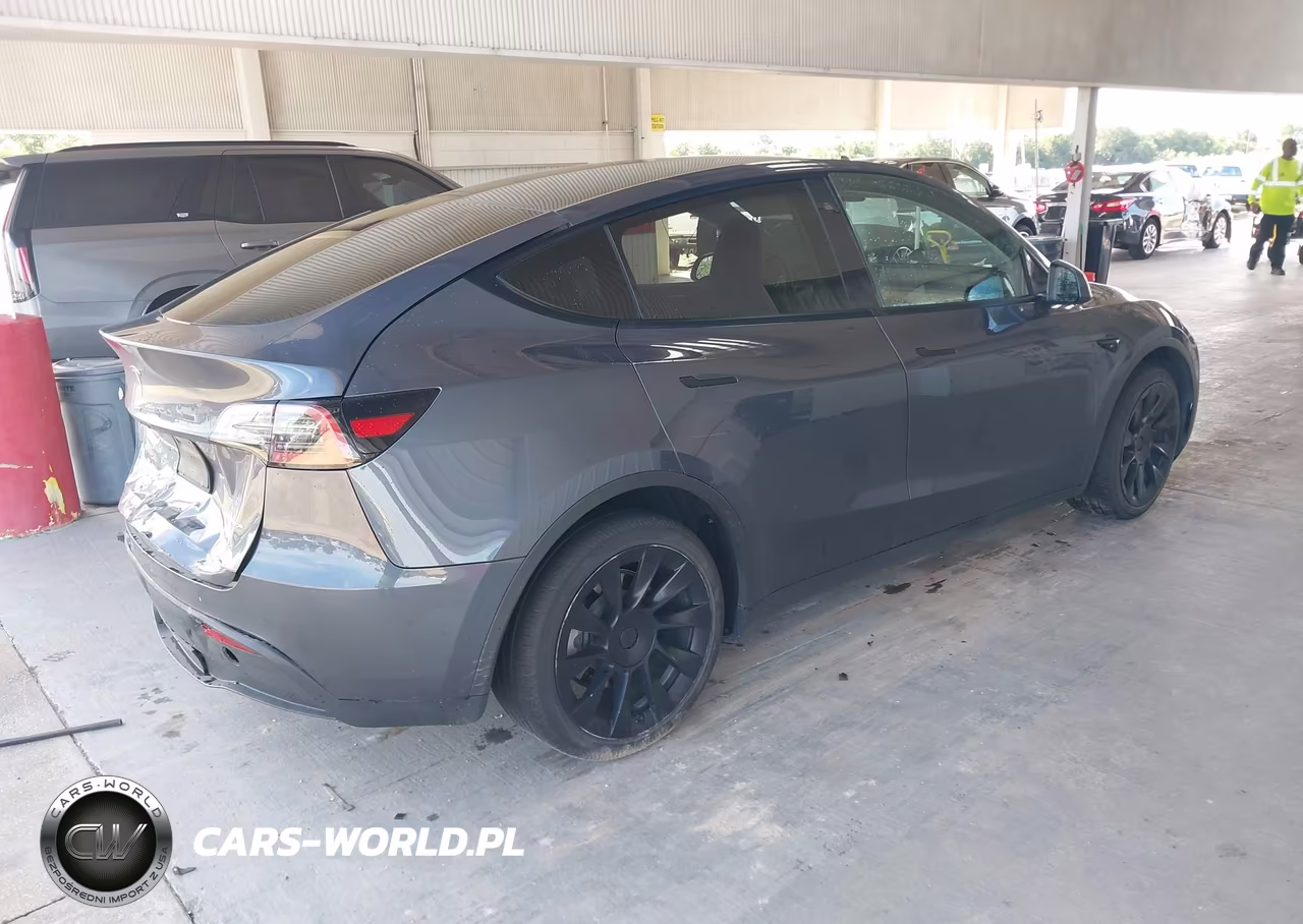 2023 Tesla Model Y Awd-Long Range Dual Motor All-Wheel Drive VIN:7SAYGDEE1PA047432 - 4