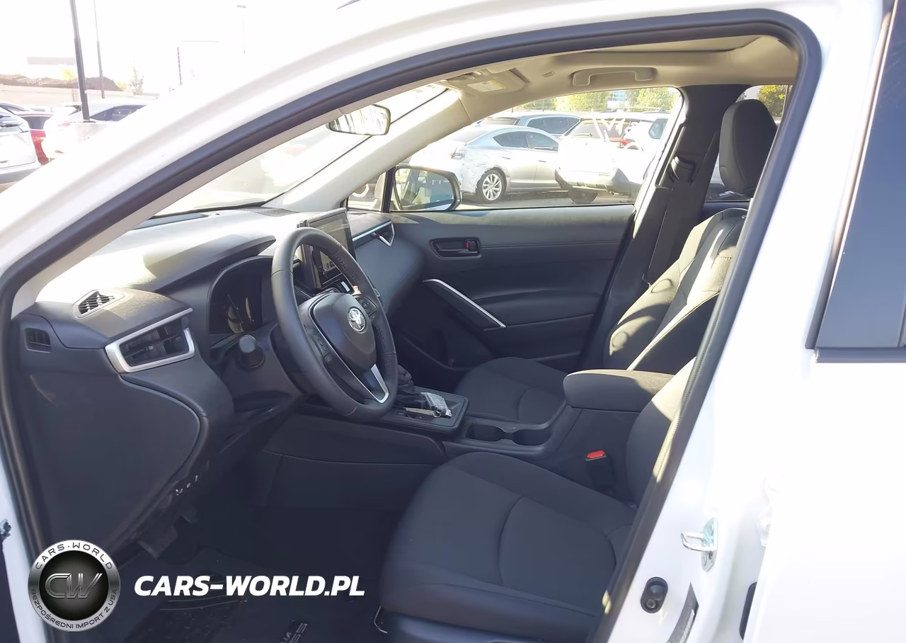 2026 Toyota Corolla Cross Le VIN:7MUBAAAG0TV183995 - 5