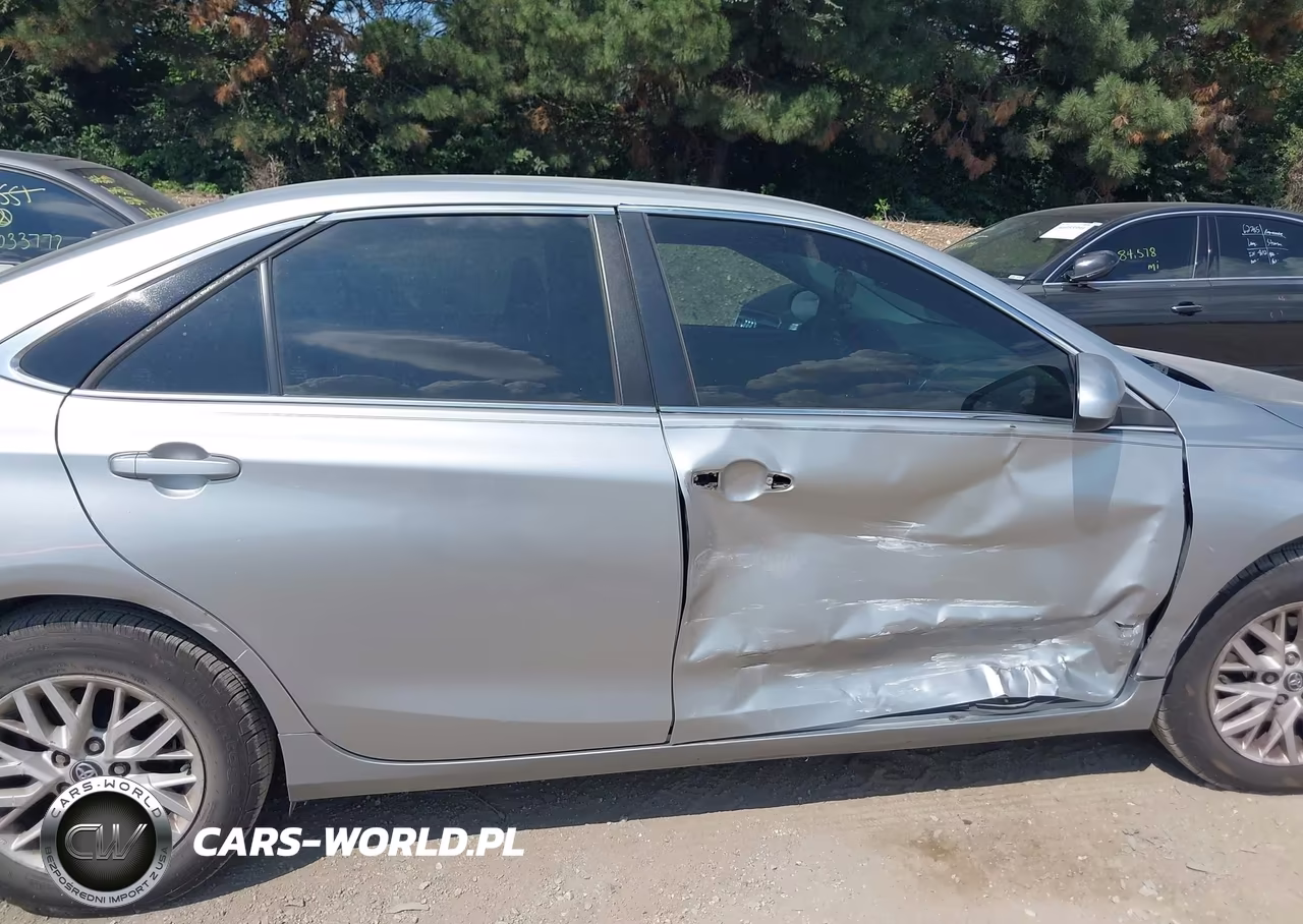 2016 Toyota Camry Le VIN:4T1BF1FK1GU149361 - 13