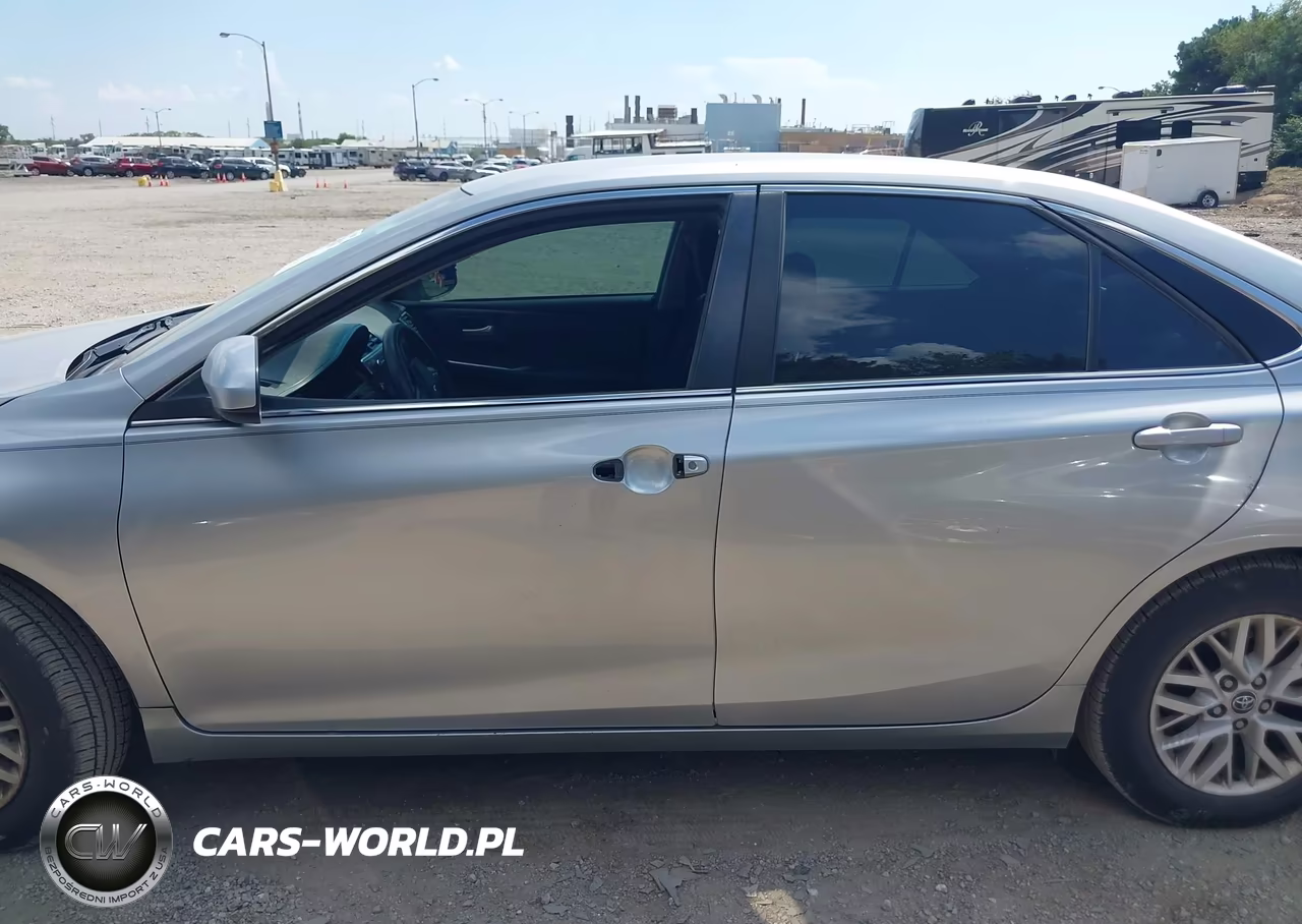 2016 Toyota Camry Le VIN:4T1BF1FK1GU149361 - 14