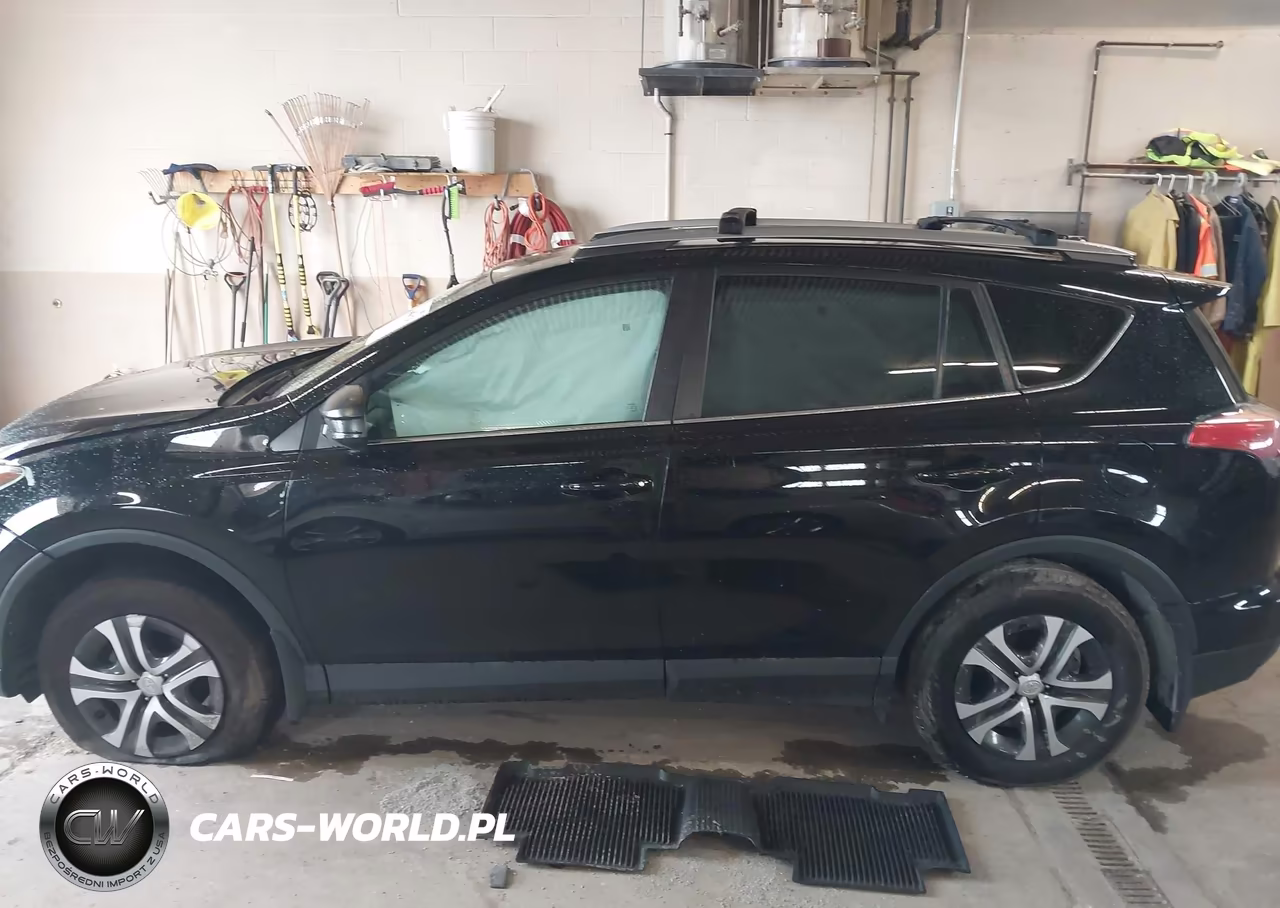 2018 Toyota Rav4 Le VIN:2T3BFREV5JW755688 - 14