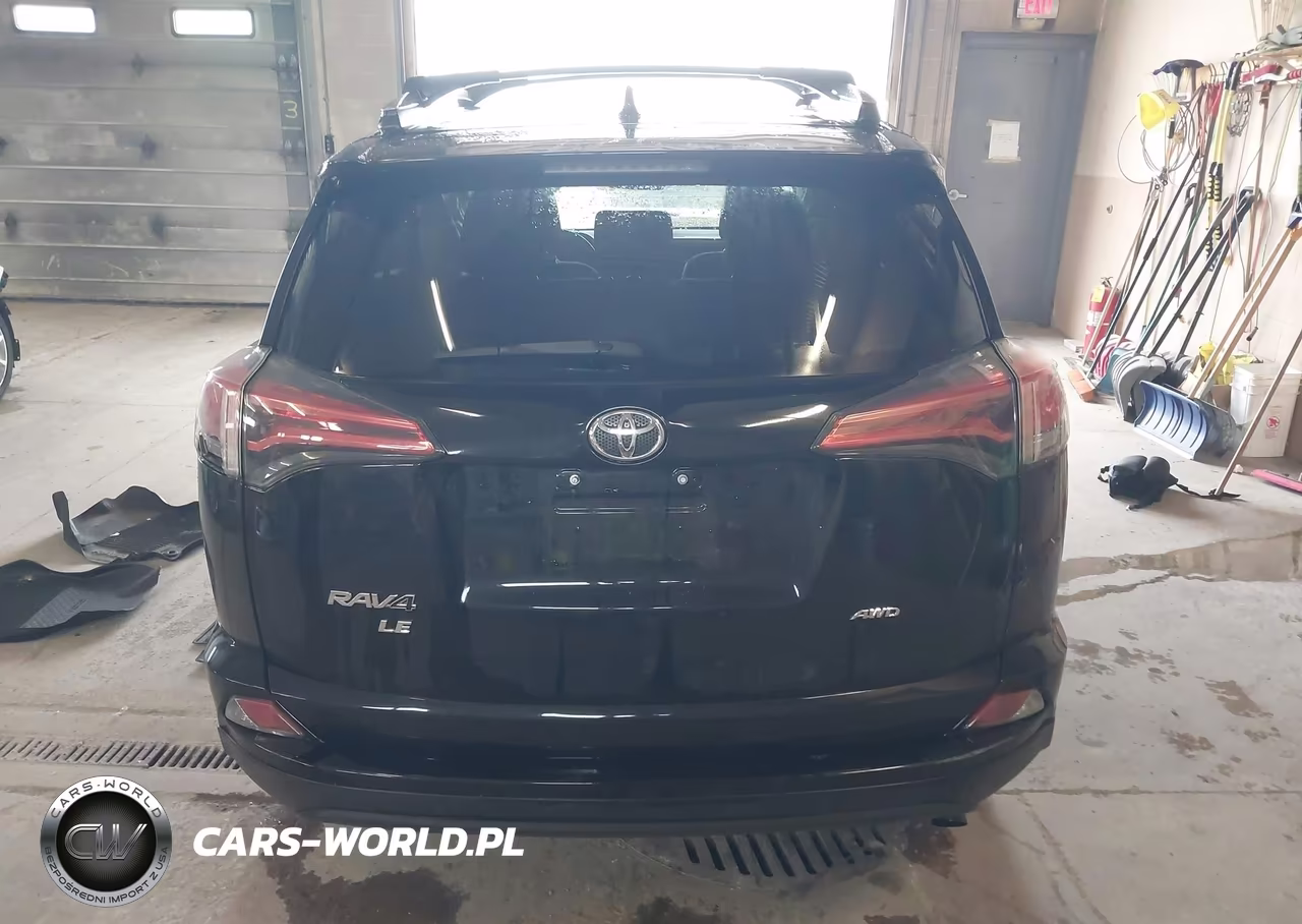 2018 Toyota Rav4 Le VIN:2T3BFREV5JW755688 - 16