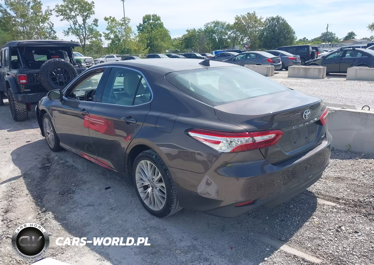 2019 Toyota Camry Xle VIN:4T1B11HK8KU804328 - 3