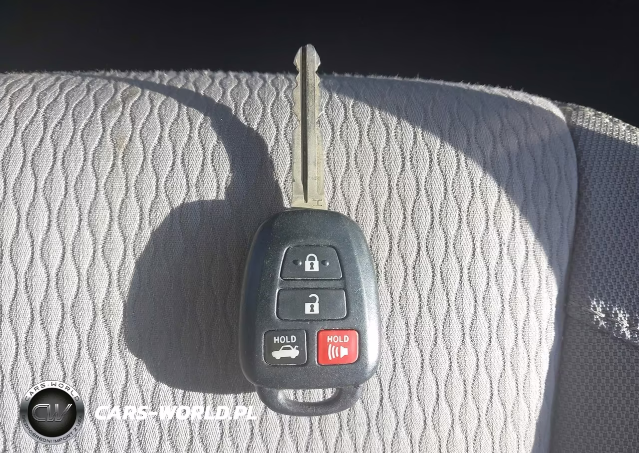 2014 Toyota Corolla Le Plus VIN:2T1BURHE3EC173350 - 11
