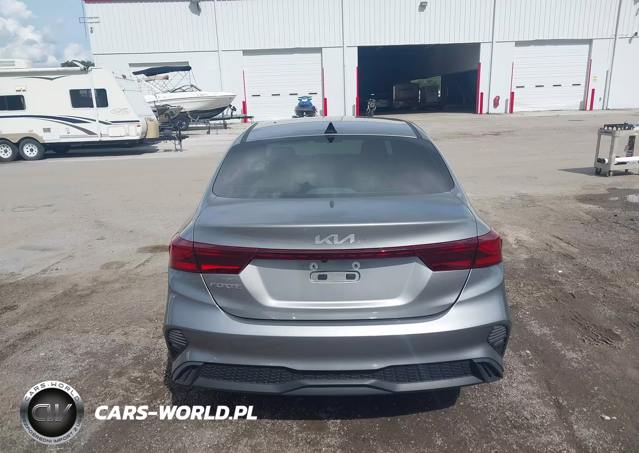 2023 Kia Forte Lxs VIN:3KPF24AD7PE588302 - 16