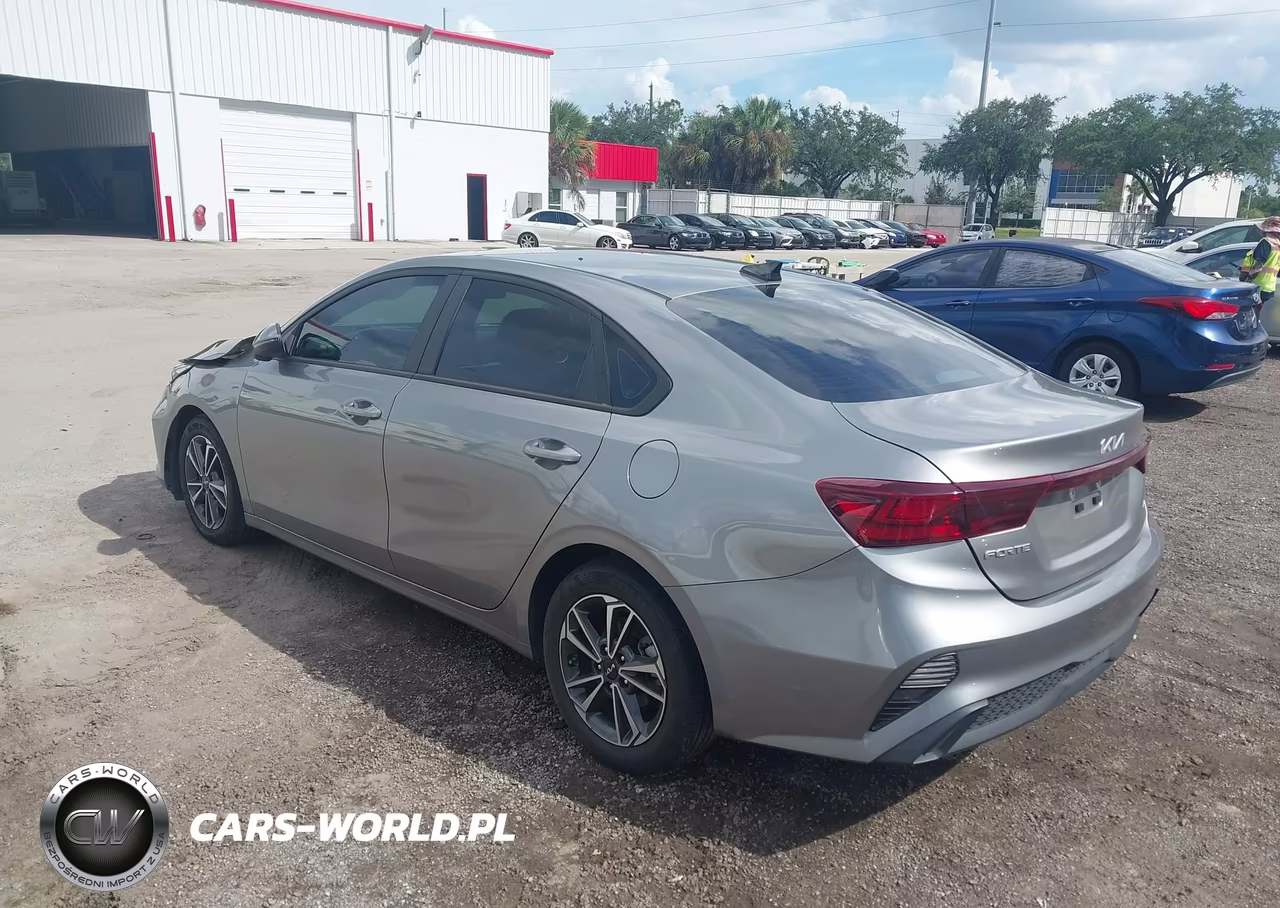 2023 Kia Forte Lxs VIN:3KPF24AD7PE588302 - 3