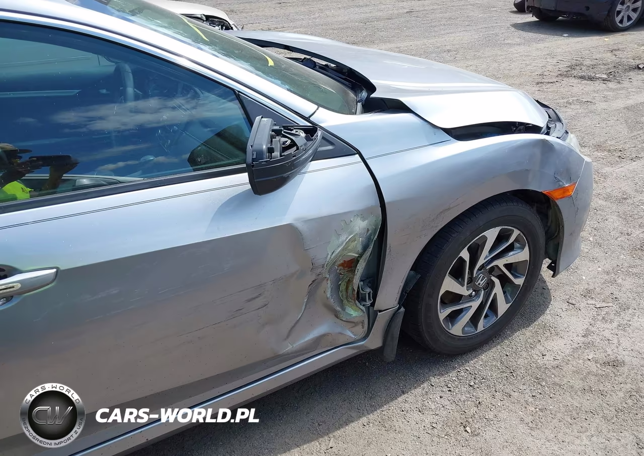 2018 Honda Civic Lx VIN:2HGFC2F5XJH605819 - 17