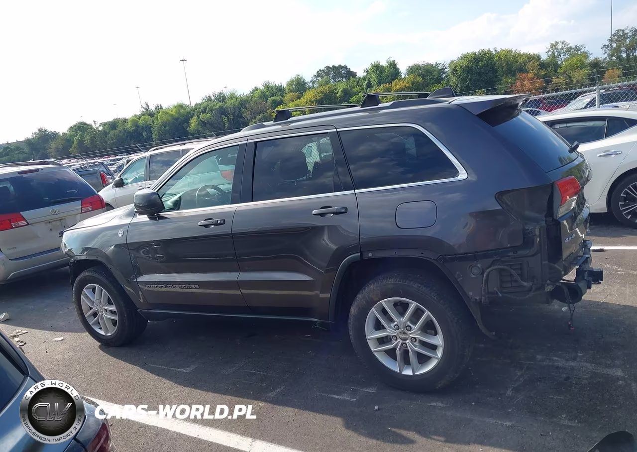 2017 Jeep Grand Cherokee Laredo 4X4 VIN:1C4RJFAG1HC940353 - 15