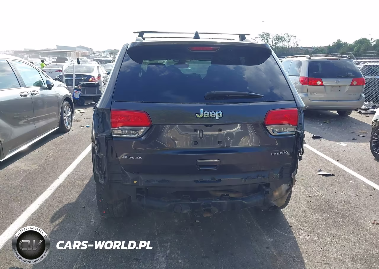 2017 Jeep Grand Cherokee Laredo 4X4 VIN:1C4RJFAG1HC940353 - 17