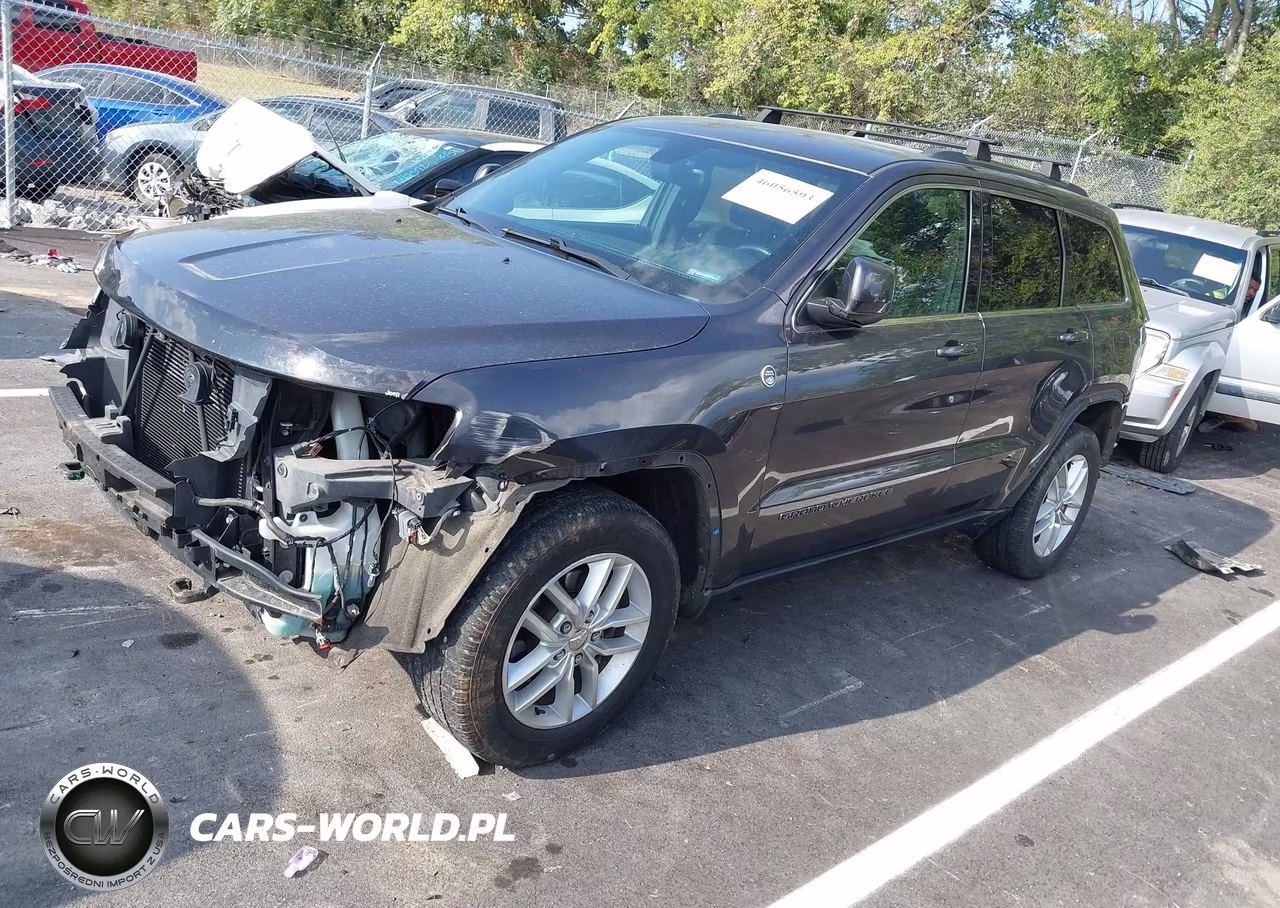 2017 Jeep Grand Cherokee Laredo 4X4 VIN:1C4RJFAG1HC940353 - 2