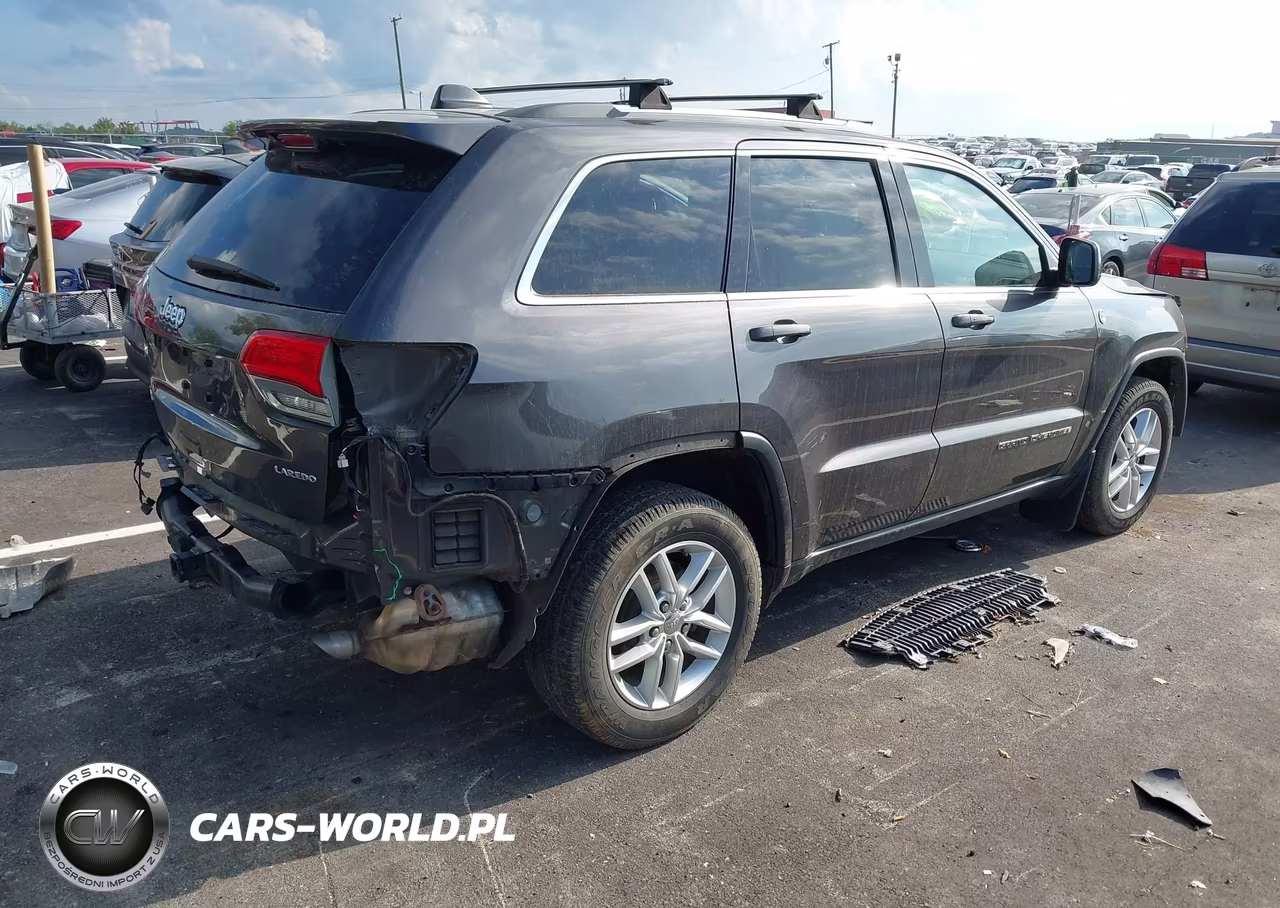 2017 Jeep Grand Cherokee Laredo 4X4 VIN:1C4RJFAG1HC940353 - 4