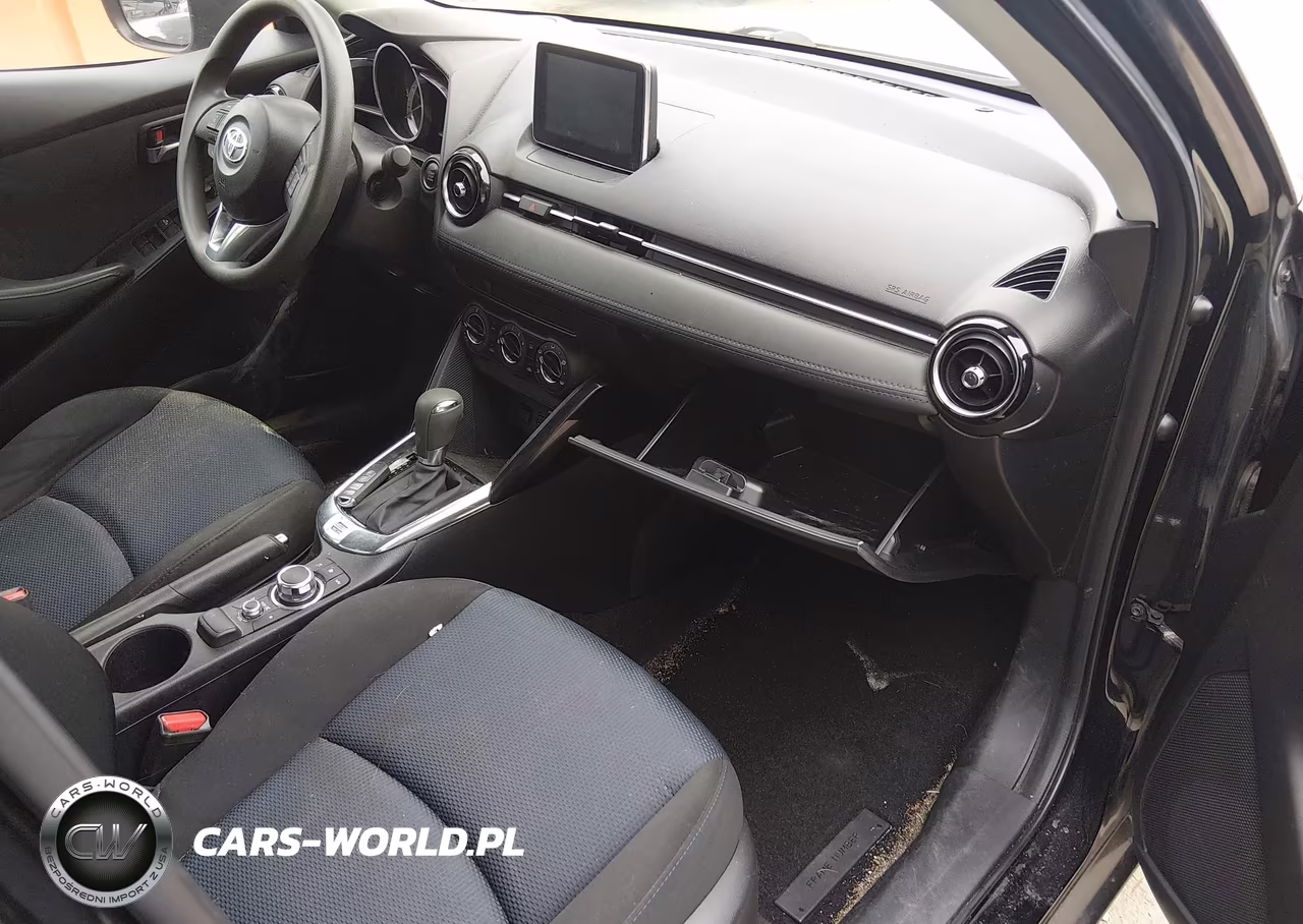 2017 Toyota Yaris Ia VIN:3MYDLBYV4HY180025 - 5