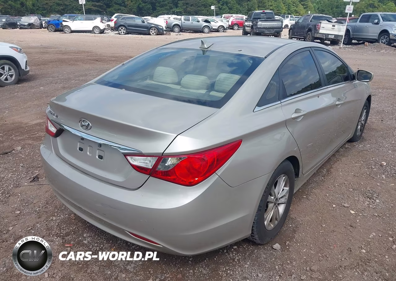 2011 Hyundai Sonata Gls VIN:5NPEB4ACXBH168458 - 4