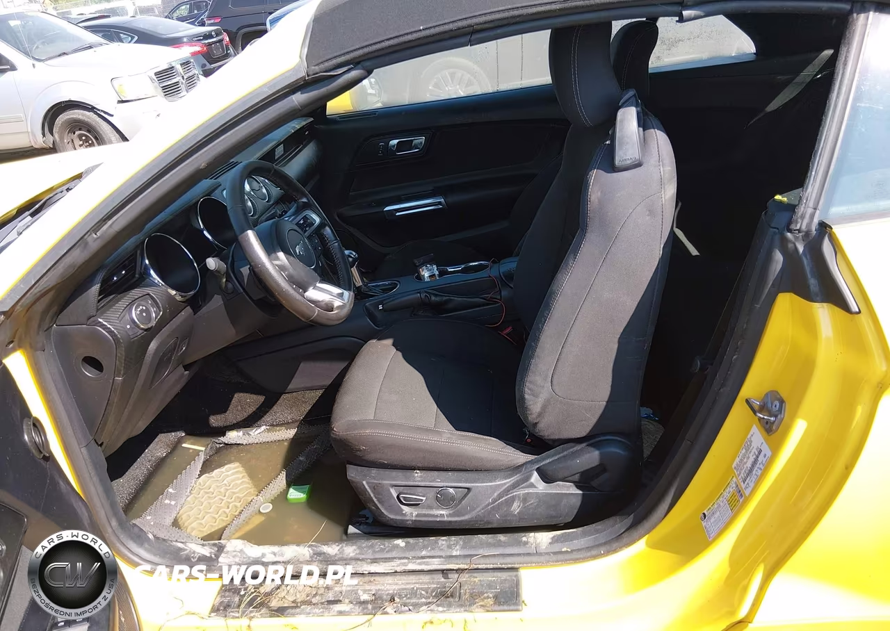 2015 Ford Mustang V6 VIN:1FATP8EM5F5338370 - 5