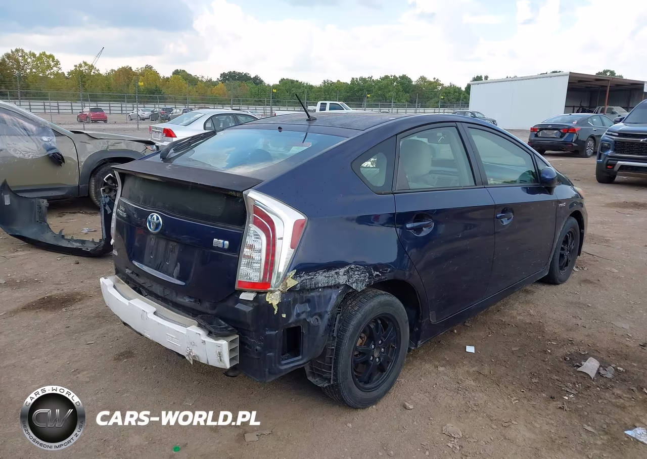 2013 Toyota Prius VIN:JTDKN3DU2D1621880 - 4