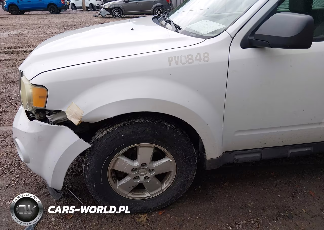 2011 Ford Escape Xls VIN:1FMCU0C74BKC64304 - 12