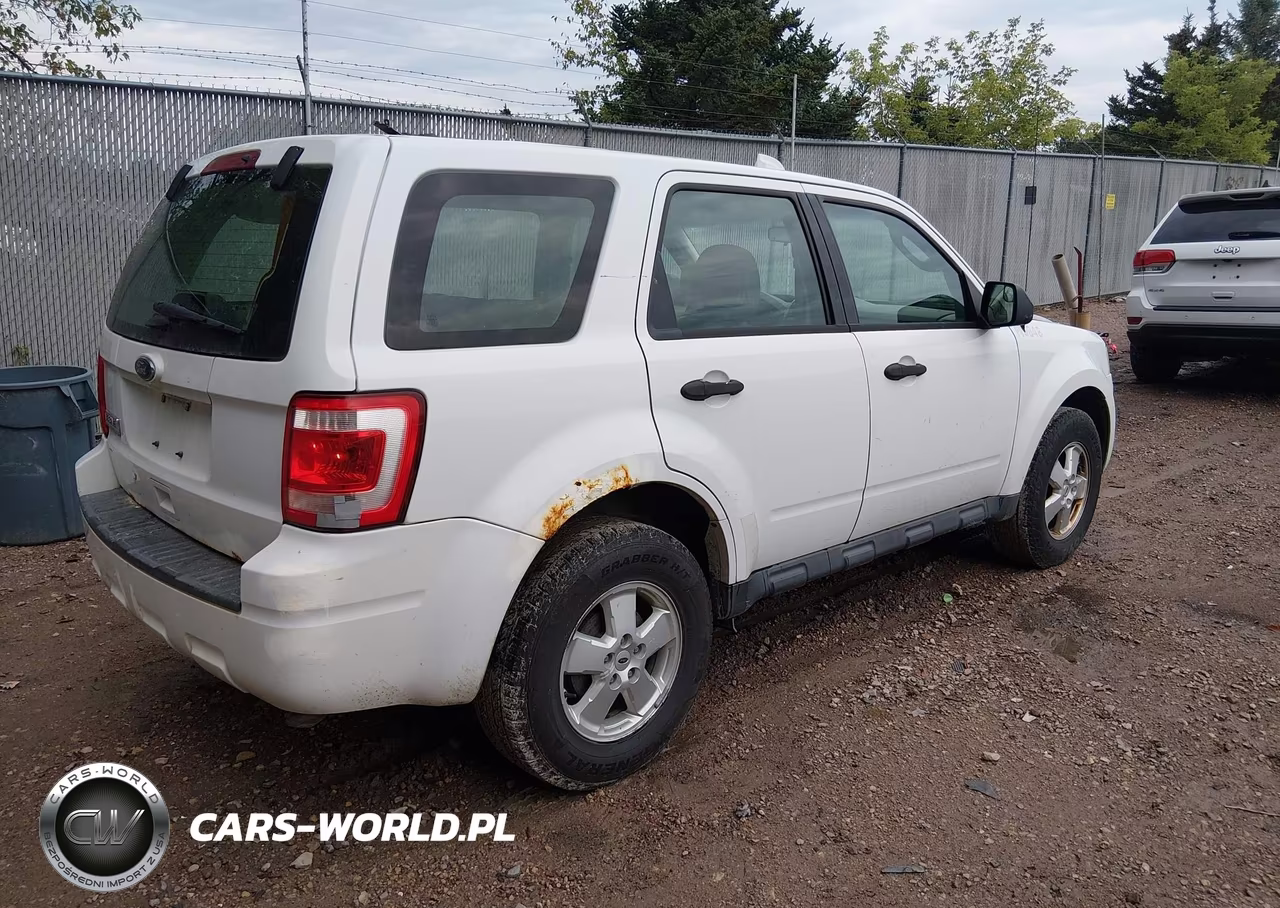 2011 Ford Escape Xls VIN:1FMCU0C74BKC64304 - 4