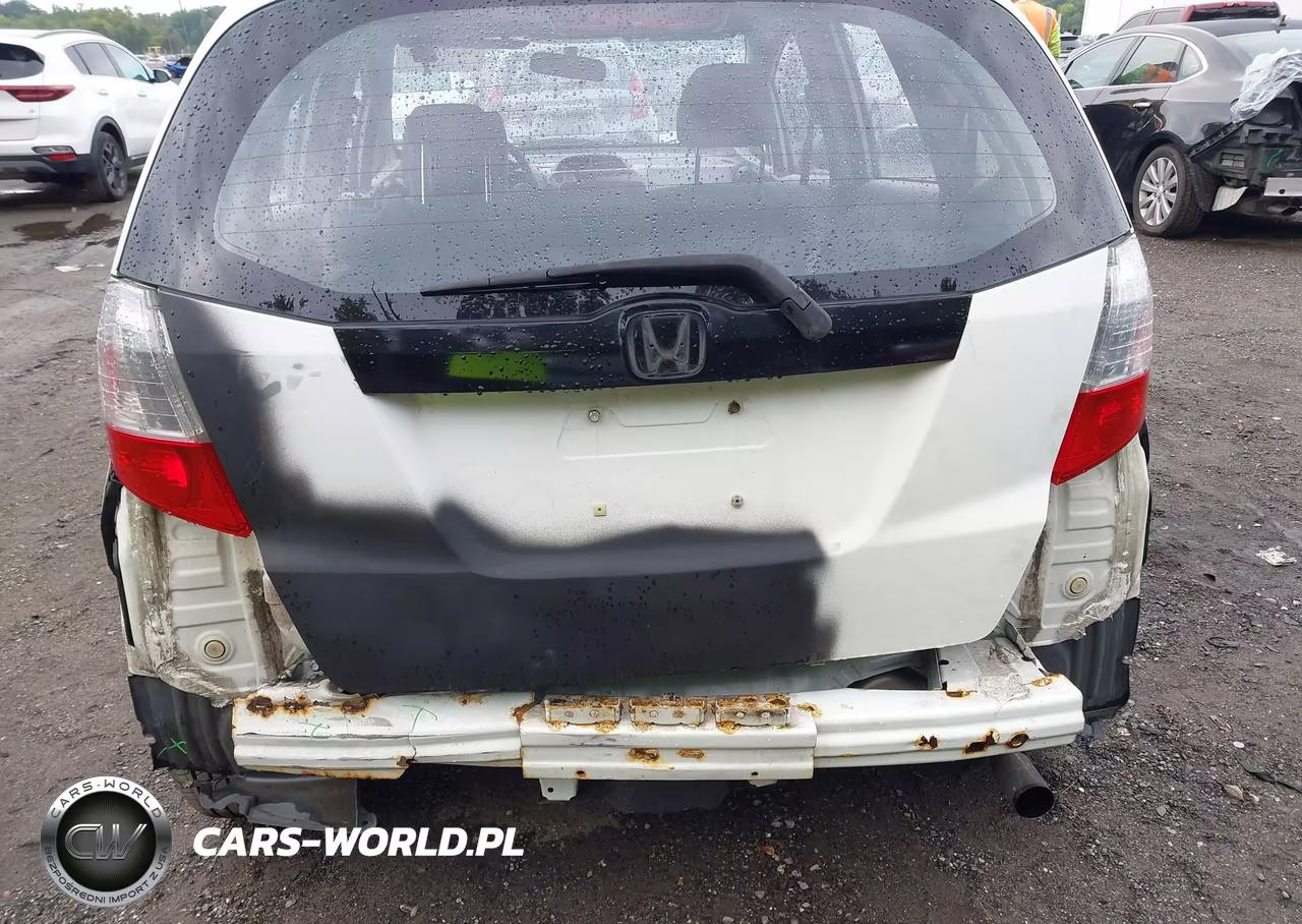 2013 Honda Fit VIN:JHMGE8H32DC074701 - 6