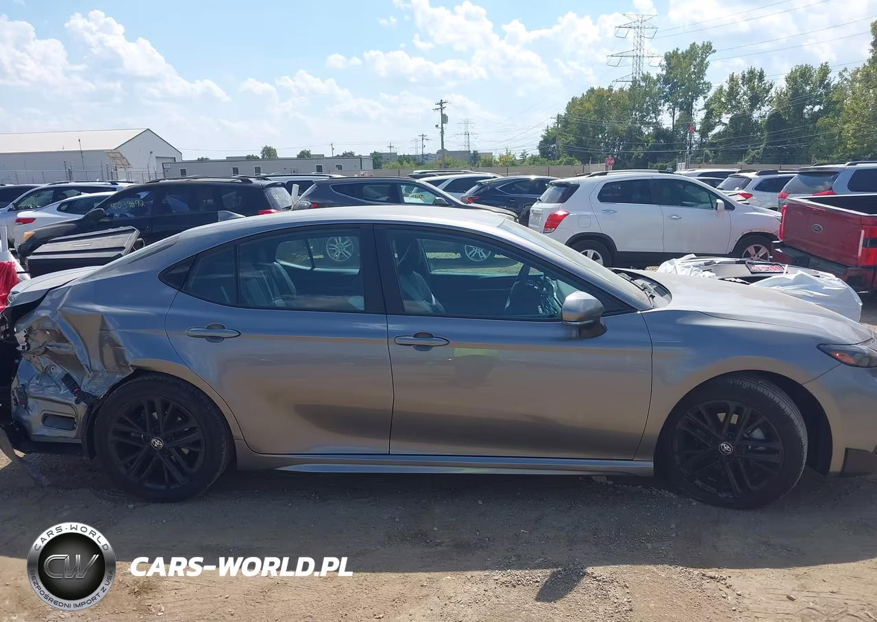 2026 Toyota Camry Se VIN:4T1DAACK6TU690945 - 13