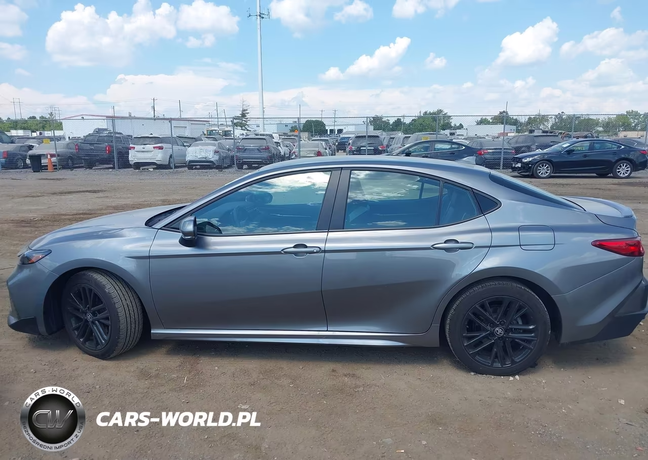 2026 Toyota Camry Se VIN:4T1DAACK6TU690945 - 14
