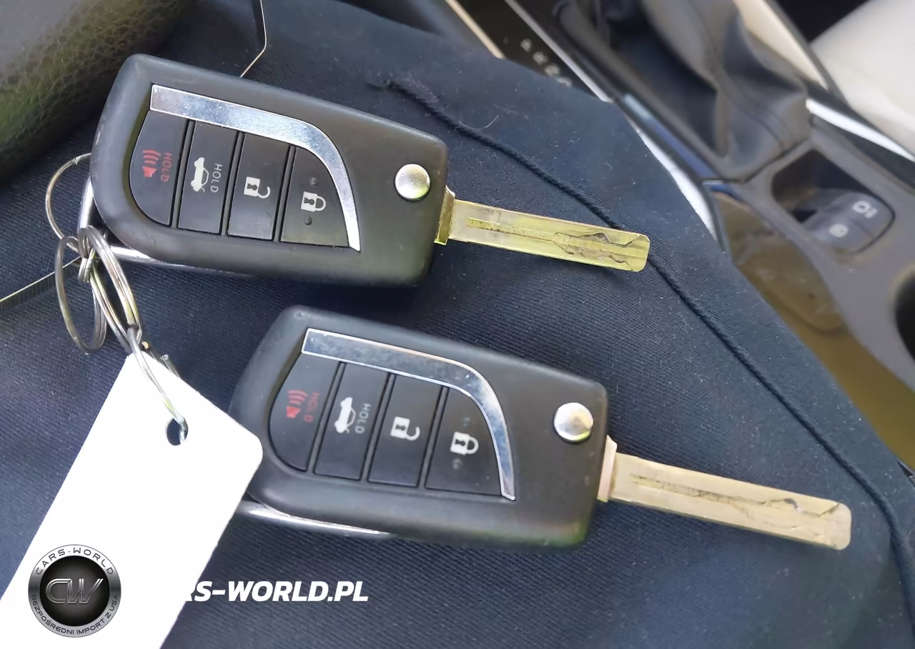 2021 Toyota Corolla Le VIN:JTDEPMAE9MJ164673 - 11