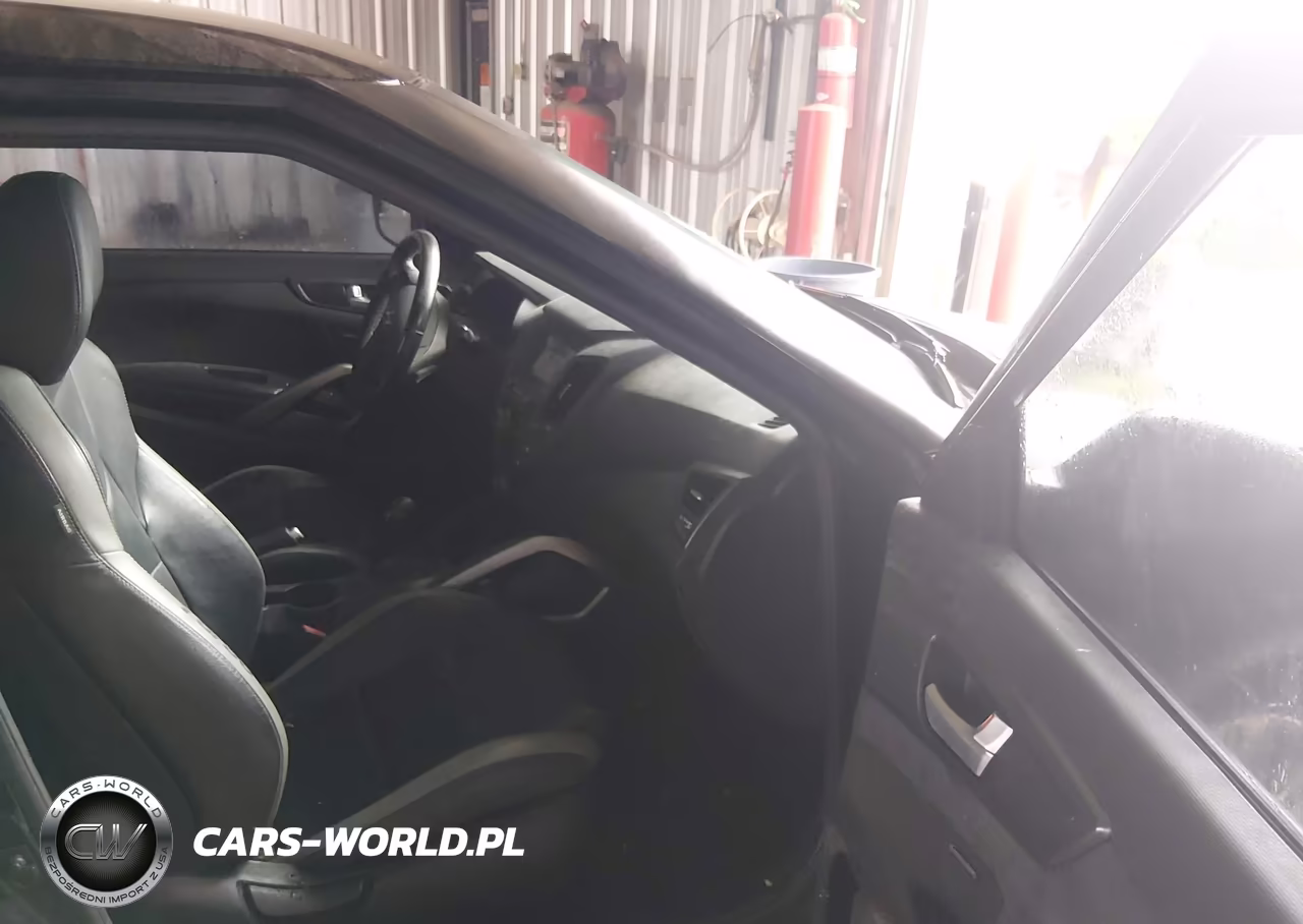 2016 Hyundai Veloster Turbo VIN:KMHTC6AE2GU281251 - 5