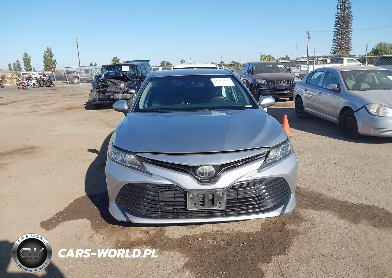 2018 Toyota Camry Le VIN:4T1B11HK8JU591539 - 13