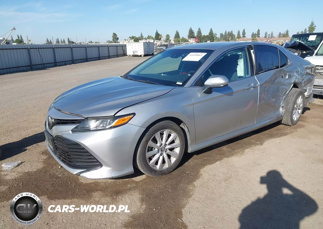 2018 Toyota Camry Le VIN:4T1B11HK8JU591539 - 2