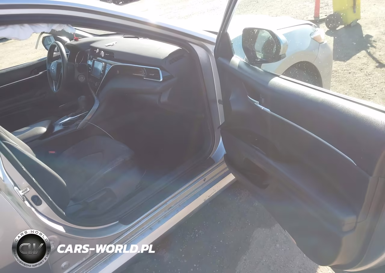 2018 Toyota Camry Le VIN:4T1B11HK8JU591539 - 5