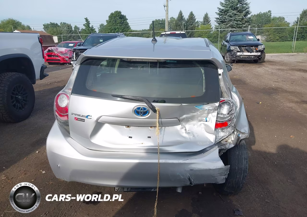 2014 Toyota Prius C Two VIN:JTDKDTB3XE1079491 - 15