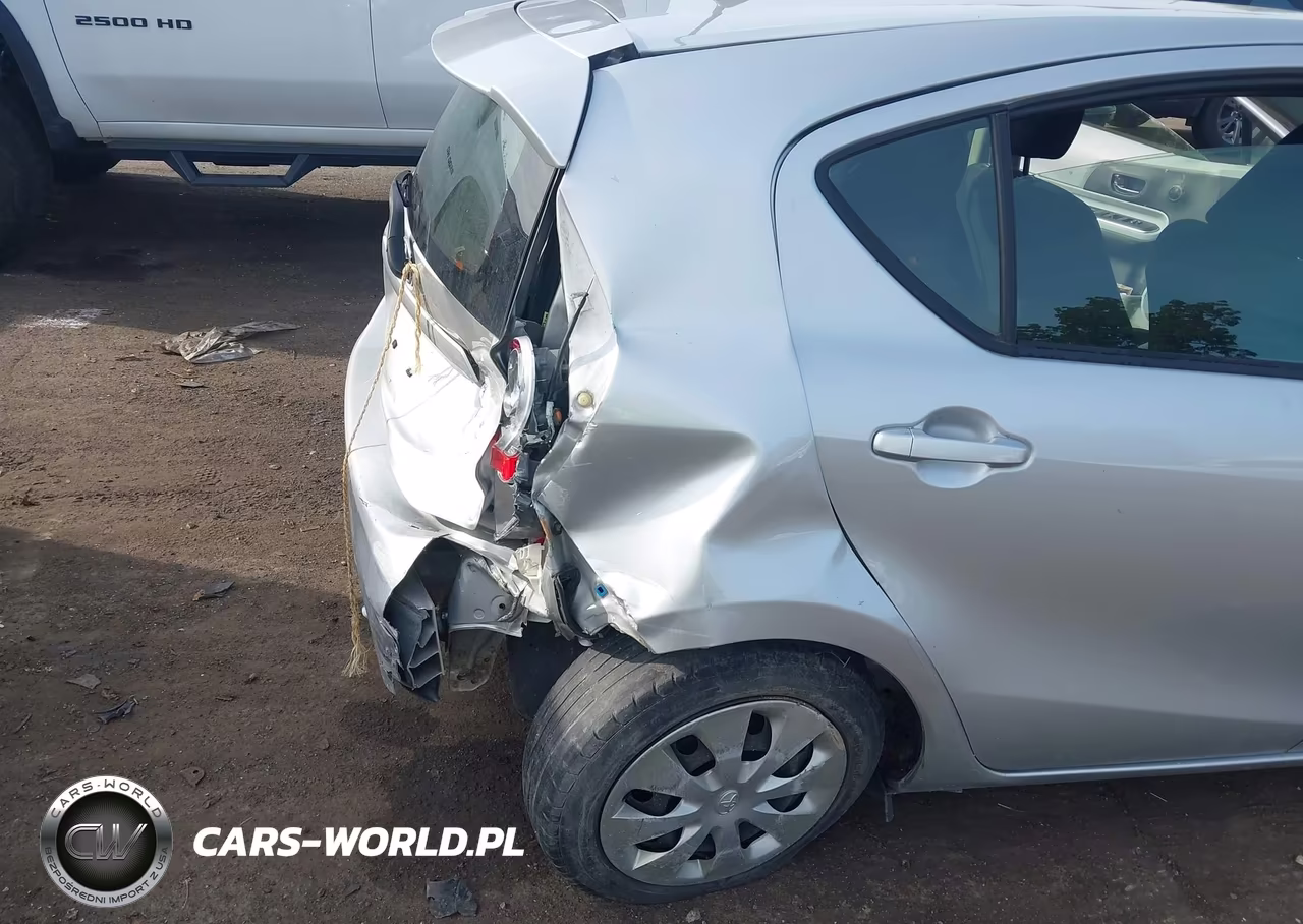 2014 Toyota Prius C Two VIN:JTDKDTB3XE1079491 - 16