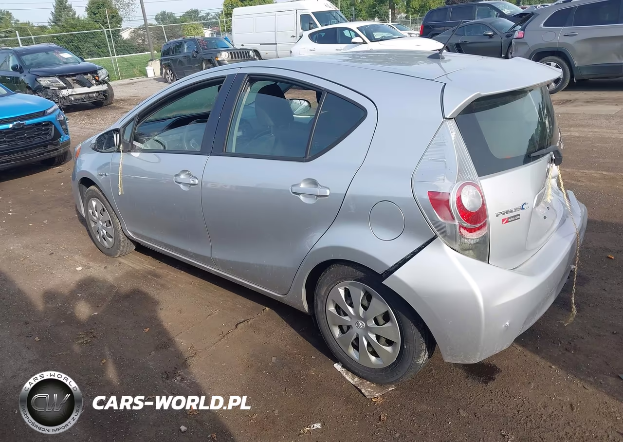 2014 Toyota Prius C Two VIN:JTDKDTB3XE1079491 - 3