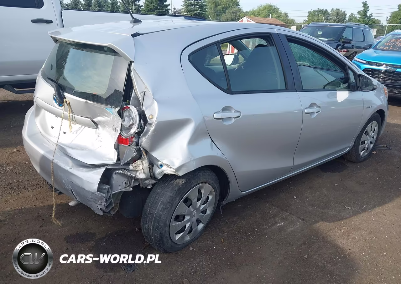 2014 Toyota Prius C Two VIN:JTDKDTB3XE1079491 - 4