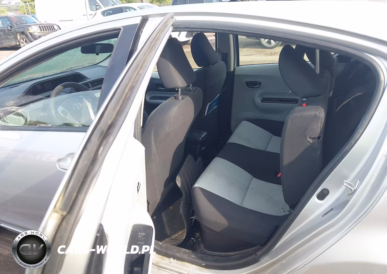 2014 Toyota Prius C Two VIN:JTDKDTB3XE1079491 - 8