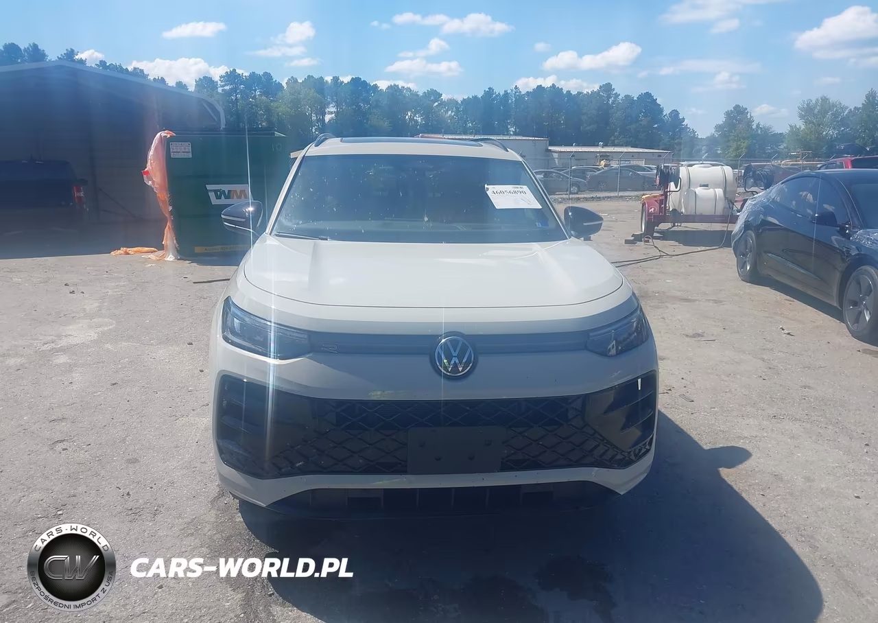 2026 Volkswagen Tiguan Se R-Line Black VIN:3VVGR7RM6TM057910 - 12