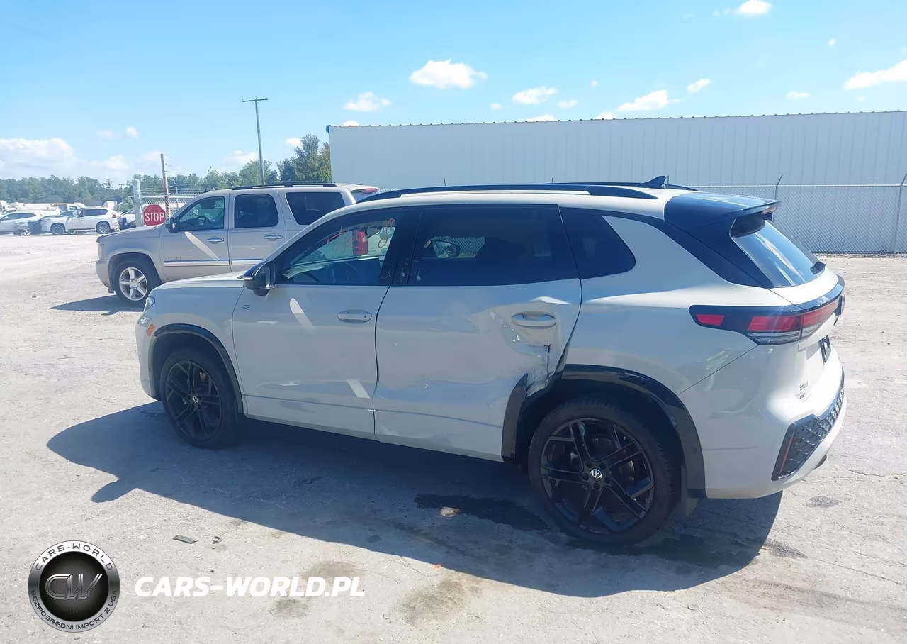 2026 Volkswagen Tiguan Se R-Line Black VIN:3VVGR7RM6TM057910 - 14