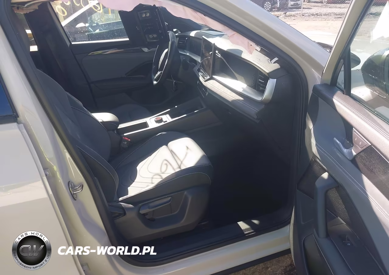 2026 Volkswagen Tiguan Se R-Line Black VIN:3VVGR7RM6TM057910 - 5