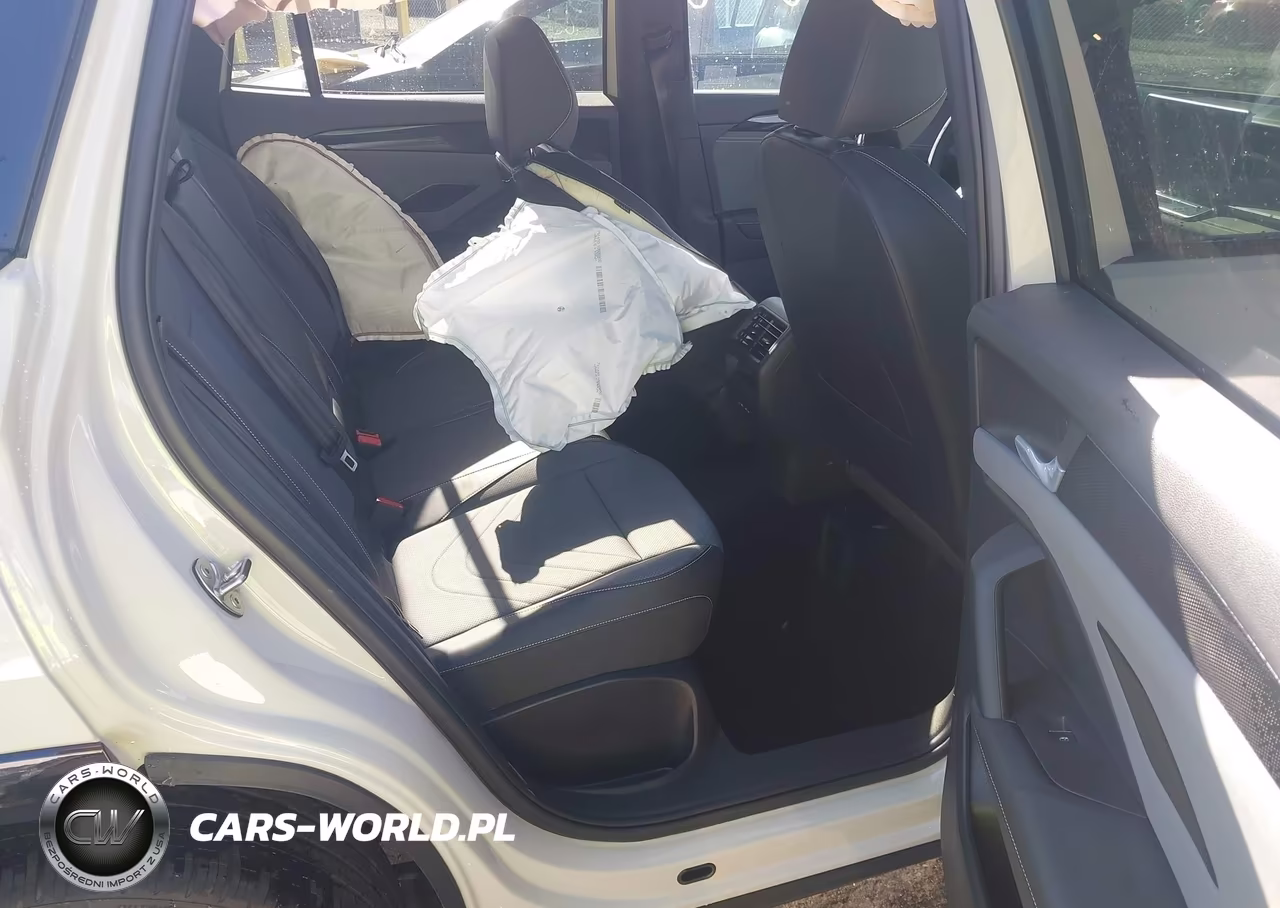 2026 Volkswagen Tiguan Se R-Line Black VIN:3VVGR7RM6TM057910 - 8