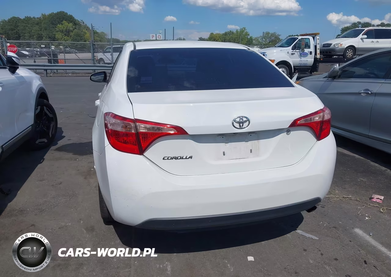 2018 Toyota Corolla L VIN:2T1BURHE5JC965896 - 17
