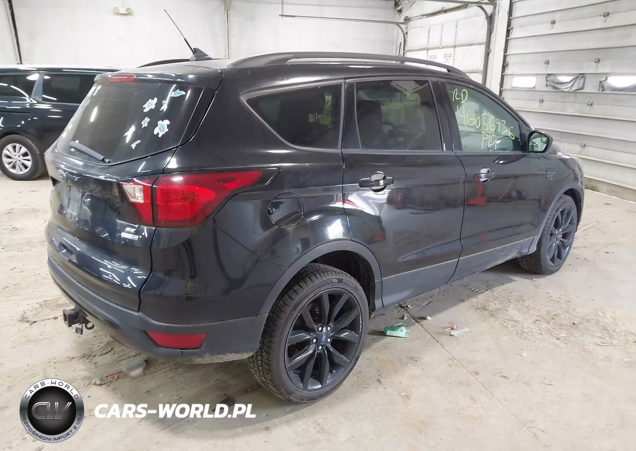 2019 Ford Escape Se VIN:1FMCU9GD2KUA93643 - 4