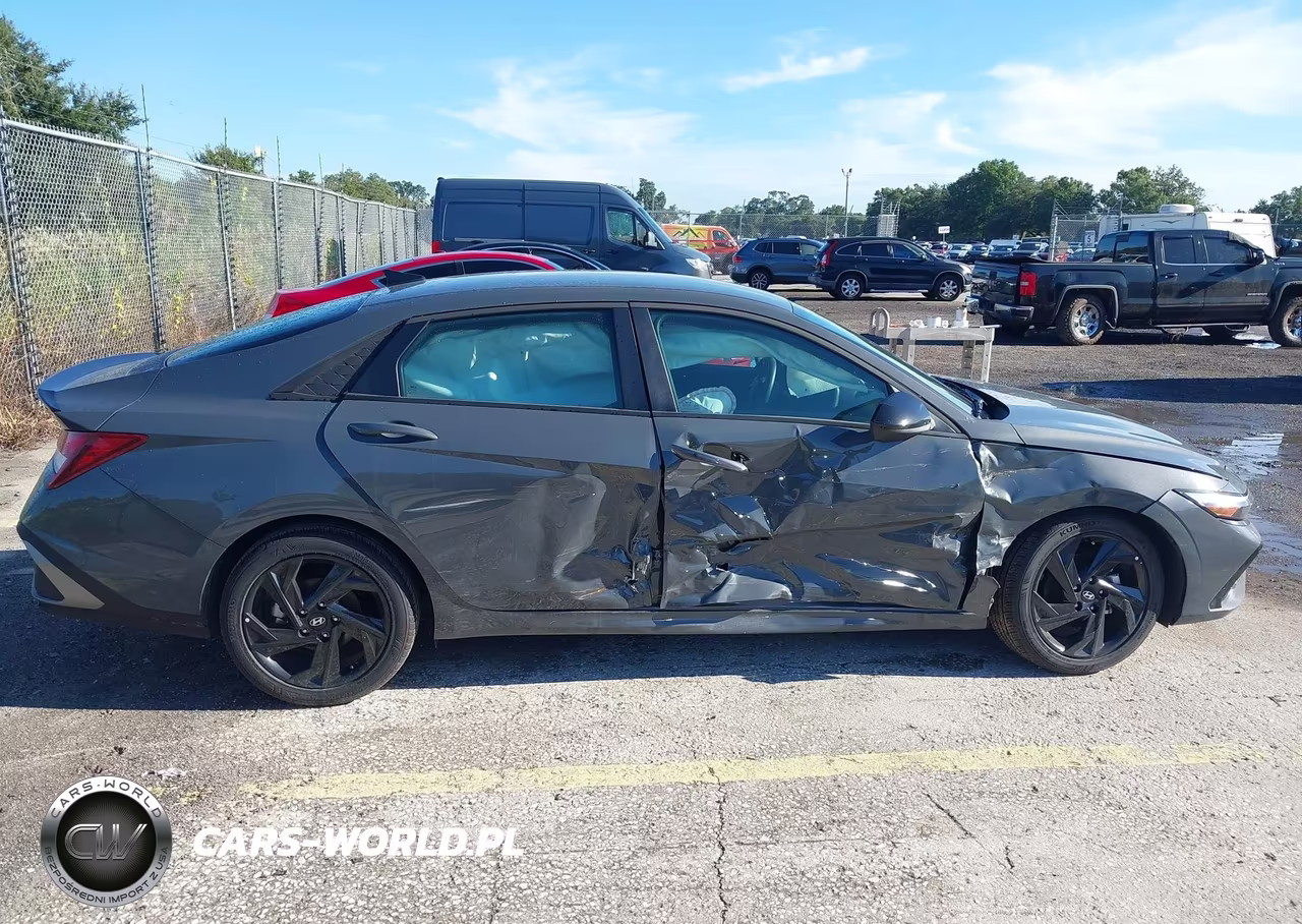 2026 Hyundai Elantra Sel Sport VIN:KMHLM4DG6TU169965 - 13