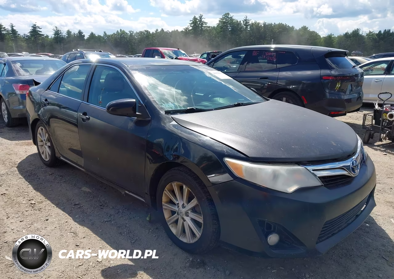 2014 Toyota Camry Hybrid Xle – zdjęcie 1 z 18
