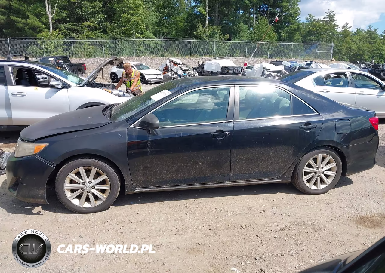 2014 Toyota Camry Hybrid Xle VIN:4T1BD1FK8EU138876 - 14