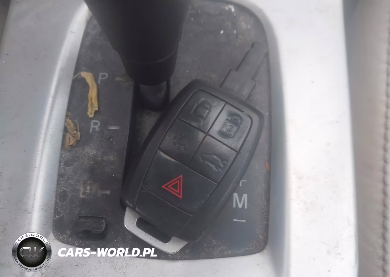 2011 Volvo C70 T5 VIN:YV1672MC9BJ120182 - 11