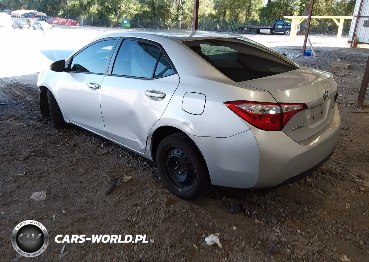 2016 Toyota Corolla Le VIN:5YFBURHE3GP389251 - 3